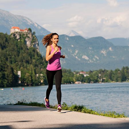 Grand Hotel Toplice - Small Luxury Hotels Of The World Bled Exterior foto A woman jogging